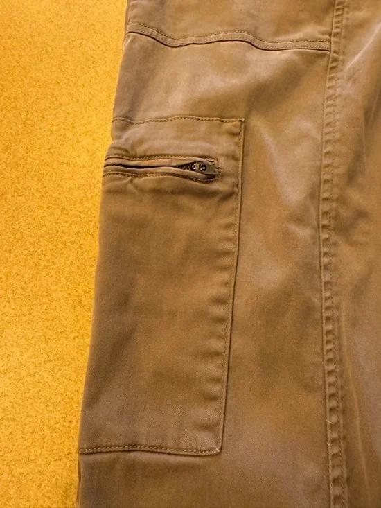 C&C California Olive-Tan Elastic Waist Cargo Pants - Picture 2 of 6